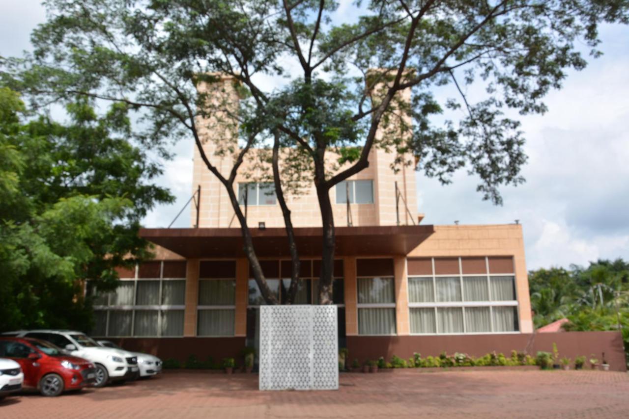 The Grand Neelam Hotel Rāipur Kültér fotó