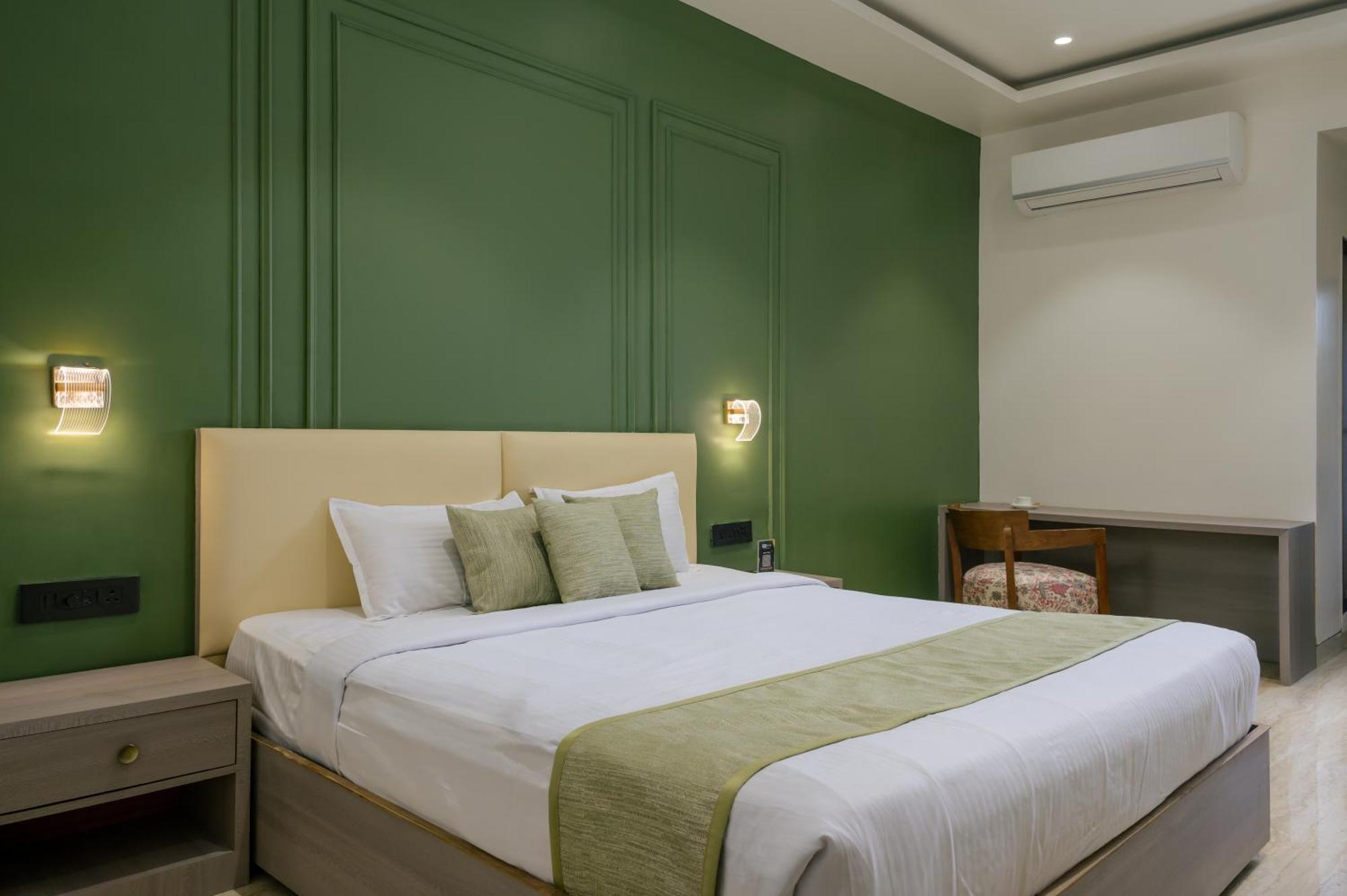 The Grand Neelam Hotel Rāipur Kültér fotó